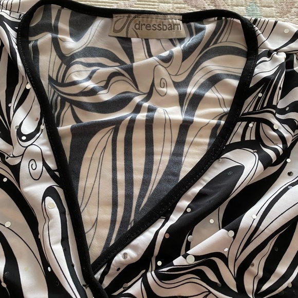 Top - Picture 2 of 6